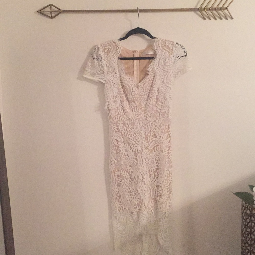 Beautiful white lace dress. Size 8AU 2US